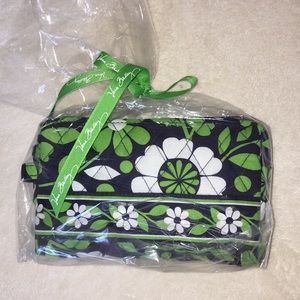 NOT FOR SALE-NWT Vera Bradley small cosmetic bag.